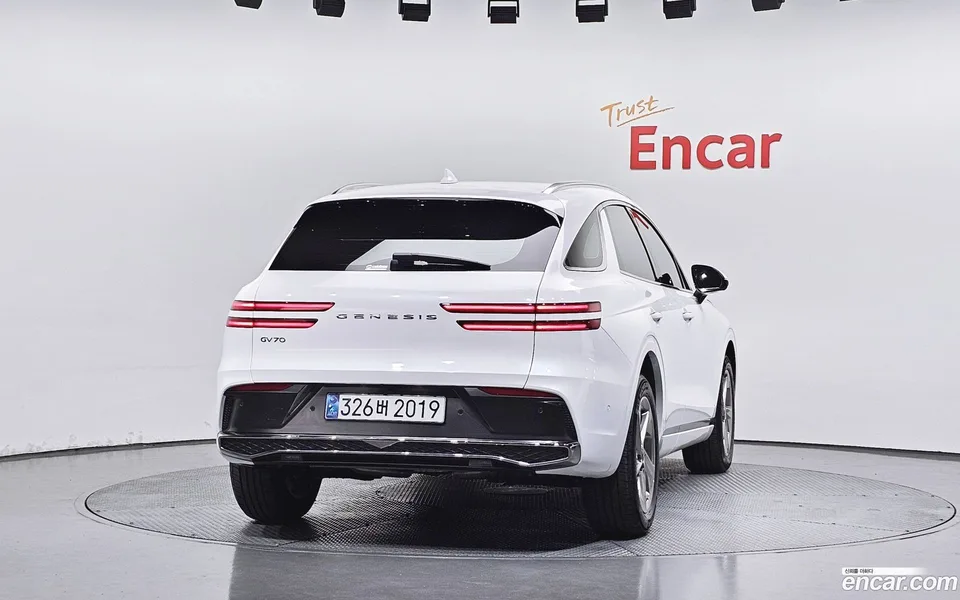 Genesis GV70 2.5T 2WD 2025 — thumbnail 4