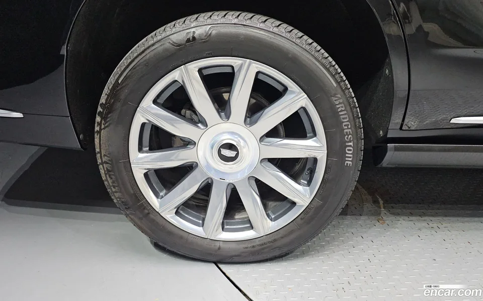 Cadillac Escalade 6.2 2022 — thumbnail 2