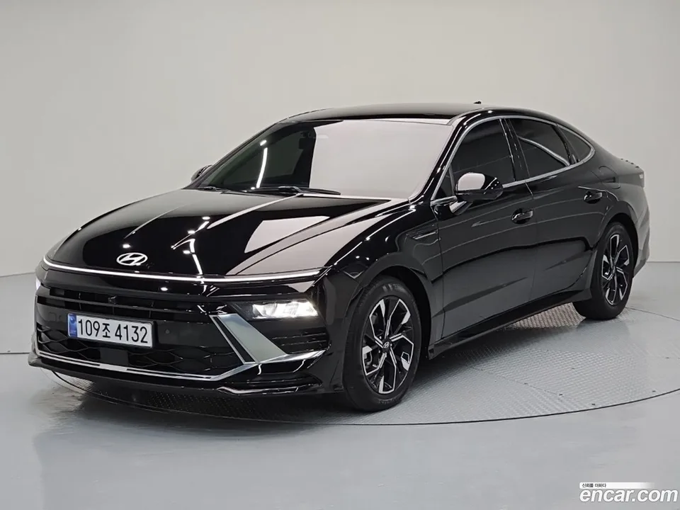 Hyundai Sonata The Edge 2.0 2023 — photo 1, buy with delivery to Moscow