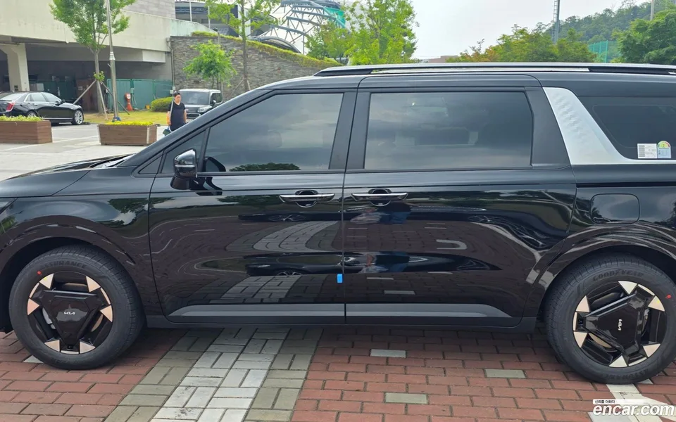 Kia Carnival 9 2026 — thumbnail 3