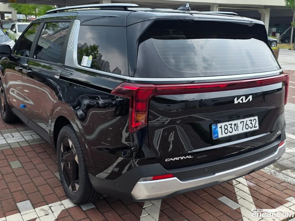 Kia Carnival 9 2026 — thumbnail 4