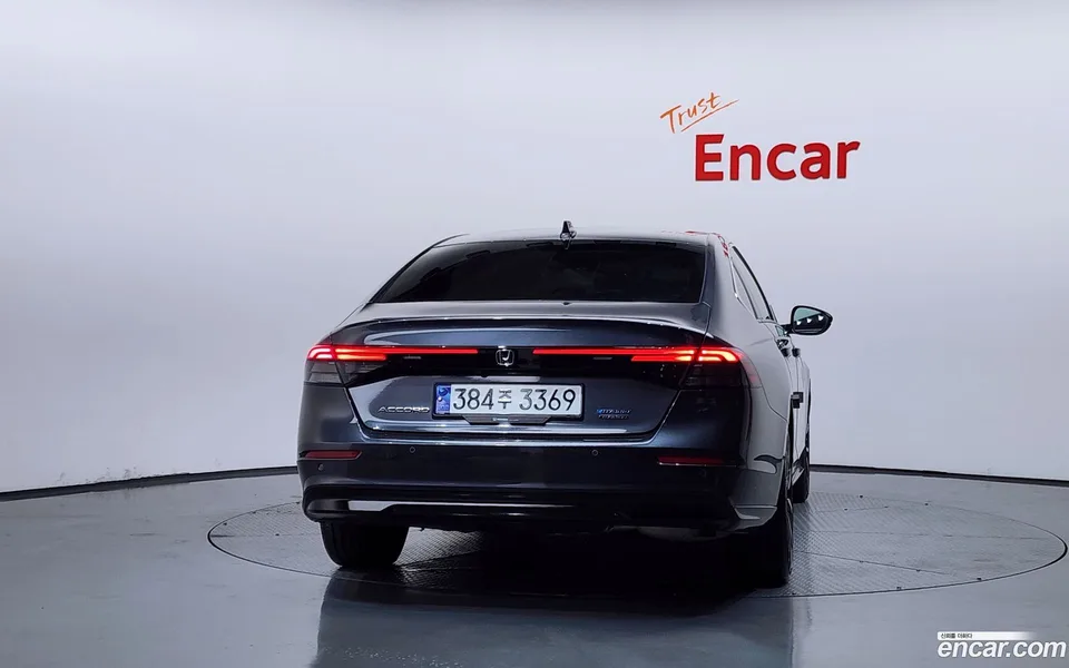 Honda Accord 2.0 2023 — thumbnail 4