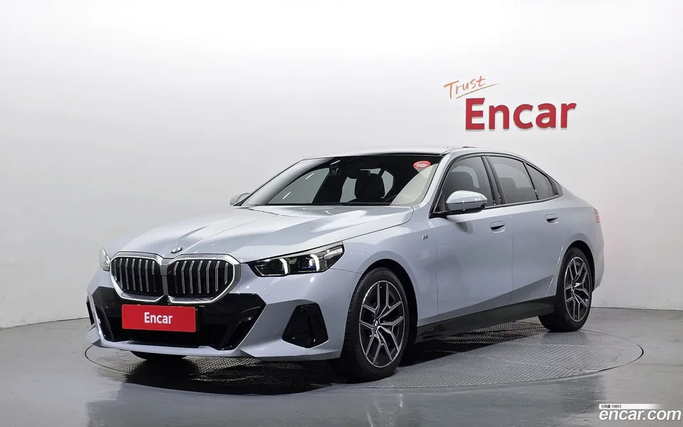 BMW 5 Series 520i M 2024 — photo 1, buy with delivery to Moscow