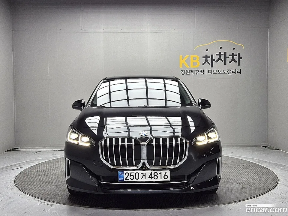 BMW 2 Series Active Tourer 220i 2025 — миниатюра 3