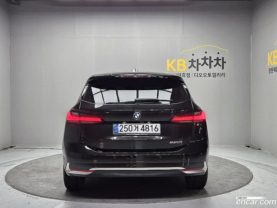 BMW 2 Series Active Tourer 220i 2025 — миниатюра 4