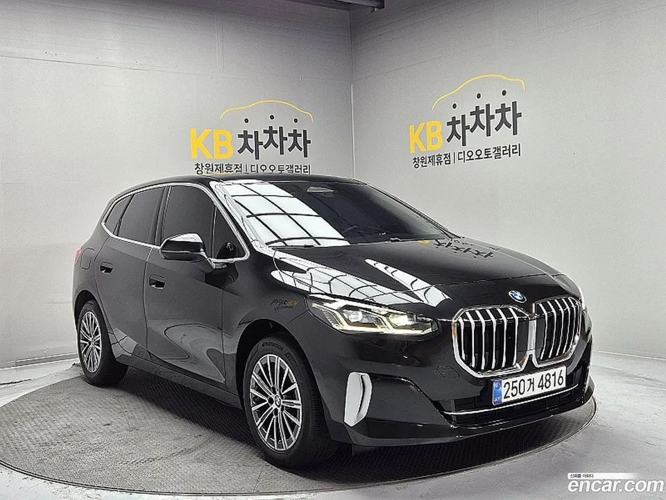 BMW 2 Series Active Tourer 220i 2025 — миниатюра 5