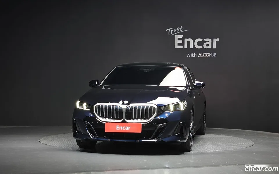 BMW 5 Series 530i xDrive M 2024 — thumbnail 3