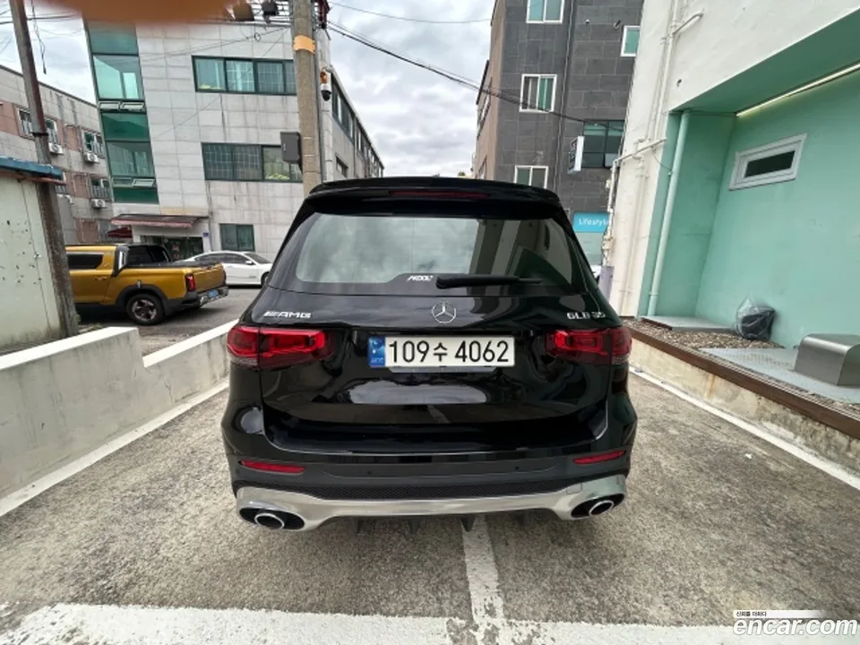 Mercedes-Benz GLB-Class AMG GLB35 4MATIC 2022 — thumbnail 4