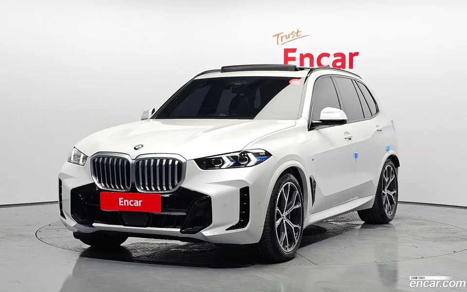 BMW X5 xDrive 40i M 2025 — photo 1, buy with delivery to Moscow