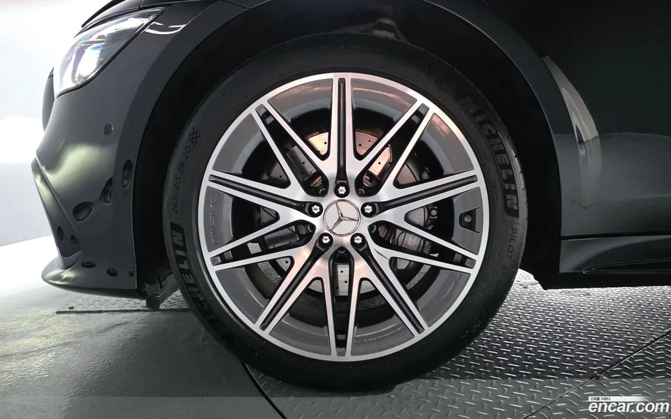 Mercedes-Benz AMG GT 4 43 4MATIC+ 2022 — thumbnail 2