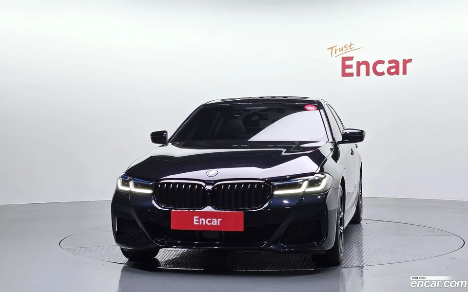 BMW 5 Series 530e M 2022 — thumbnail 3