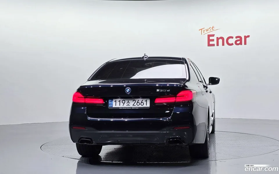 BMW 5 Series 530e M 2022 — thumbnail 4