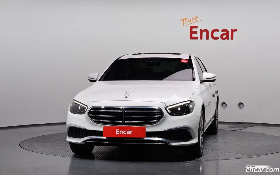 Mercedes-Benz E-Class E350 4MATIC 2022 — thumbnail 3