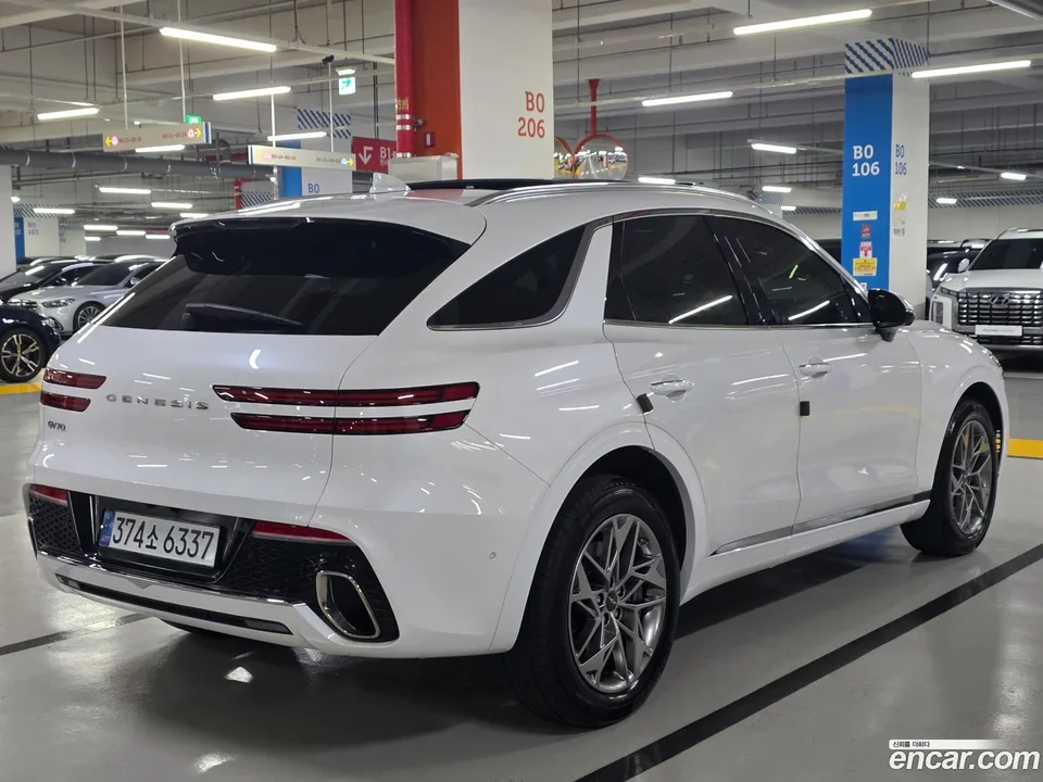 Genesis GV70 2.5T 2WD 2023 — миниатюра 3