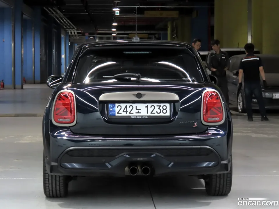 MINI Cooper S 2023 — thumbnail 3