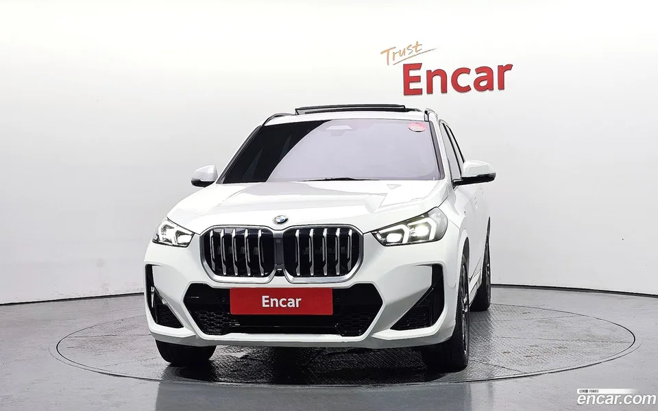 BMW X1 xDrive 20i M 2024 — thumbnail 3