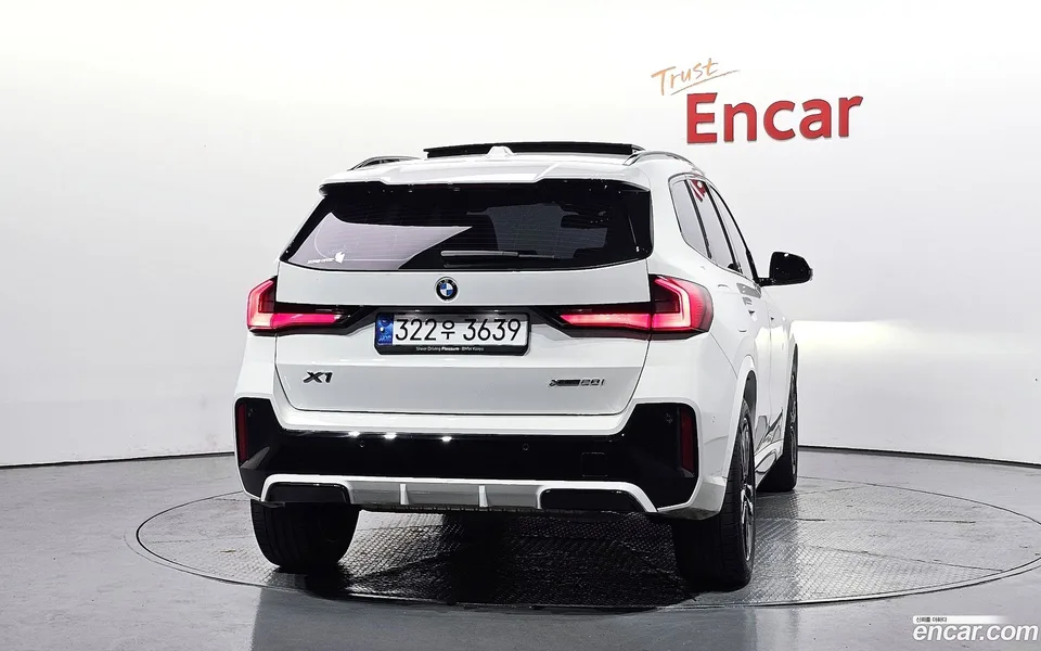 BMW X1 xDrive 20i M 2024 — thumbnail 4