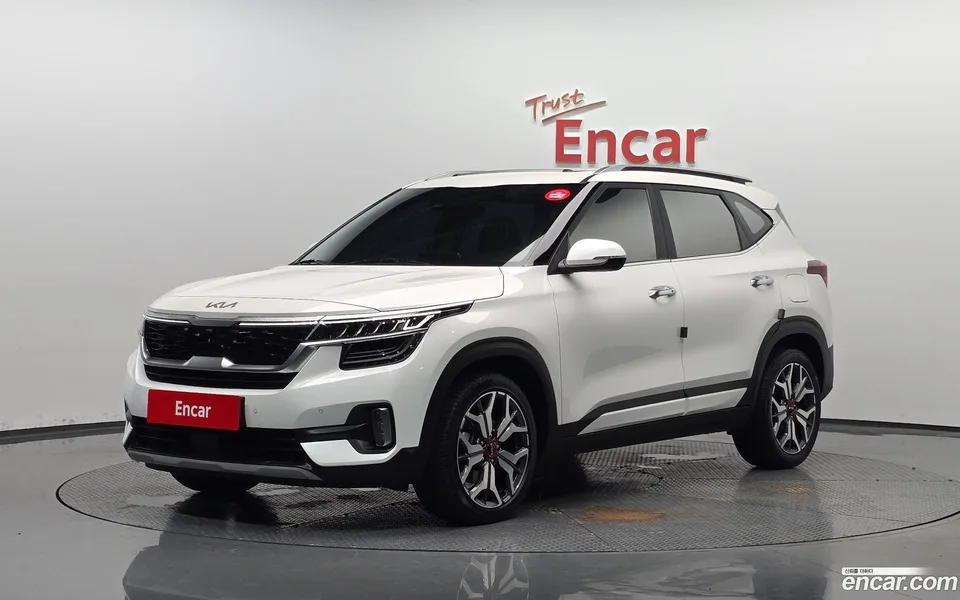 Kia Seltos 1.6 2WD 2022 — photo 1, buy with delivery to Moscow