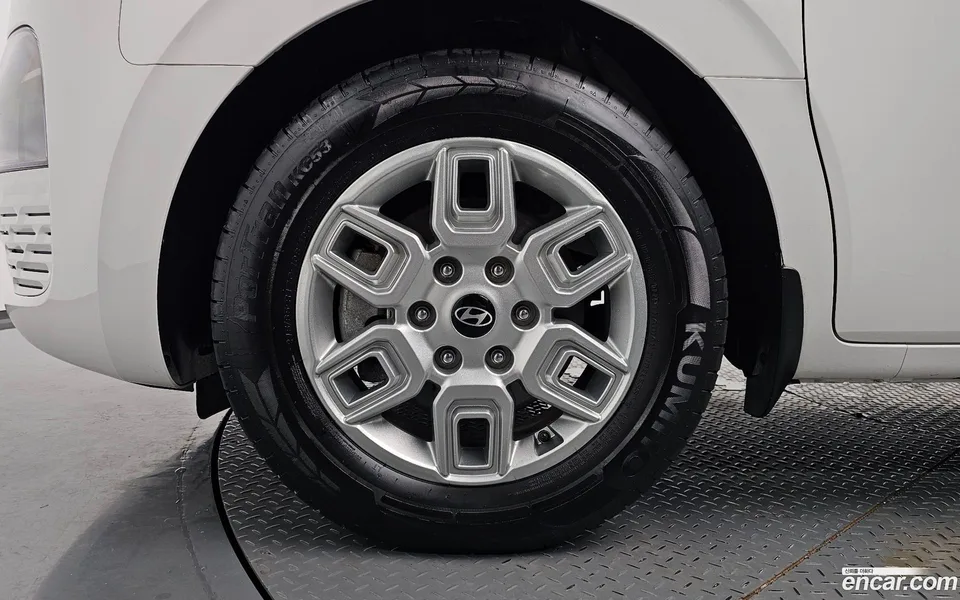 Hyundai Staria 3 2025 — thumbnail 5