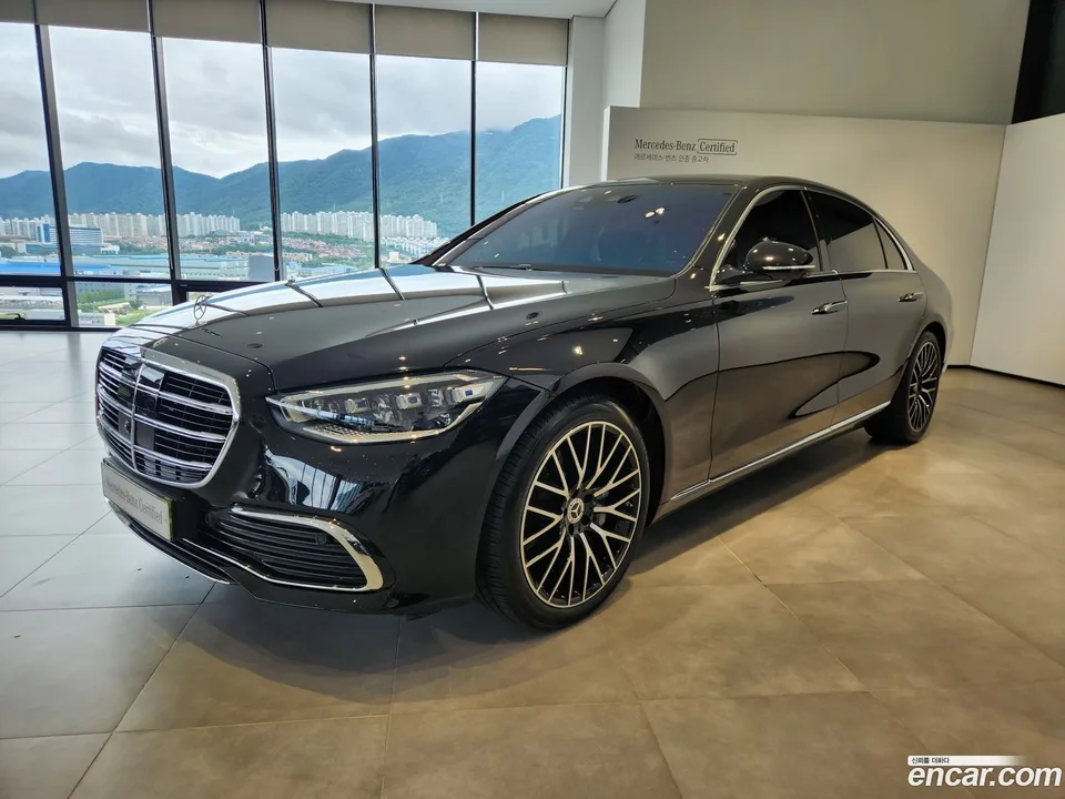 Mercedes-Benz S-Class 2025