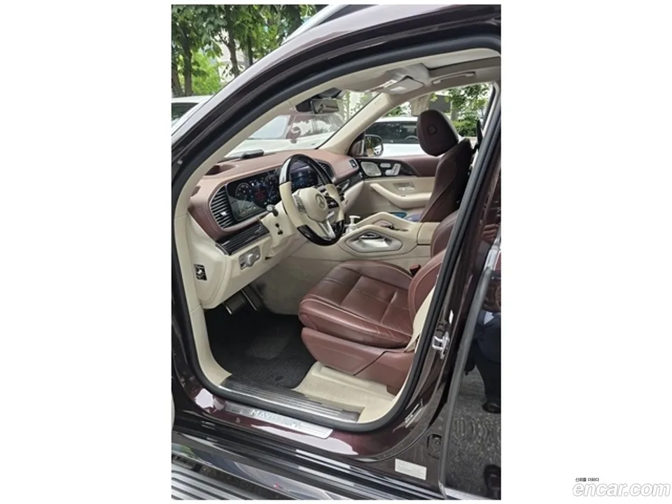 Mercedes-Benz GLS-Class GLS600 4MATIC 2023 — thumbnail 5