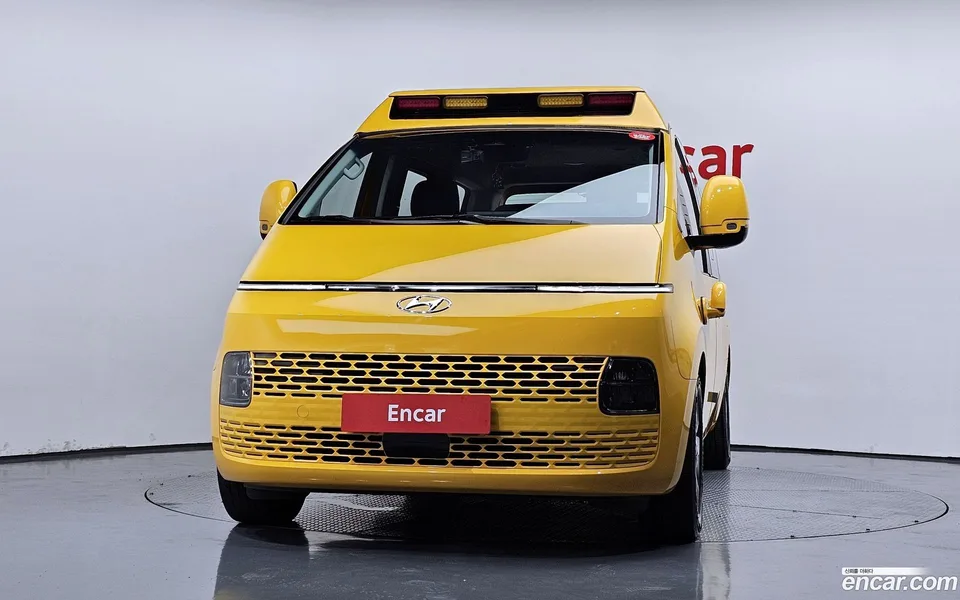 Hyundai Staria L3.5 2023 — миниатюра 3