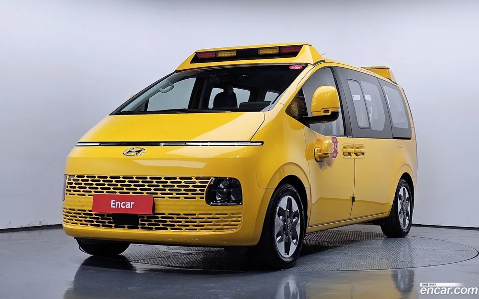 Hyundai Staria L3.5 2023 — фото 1, купить с доставкой в Москву