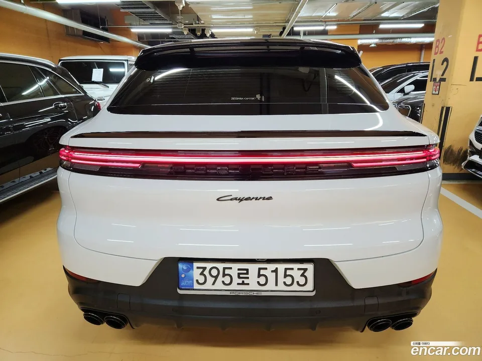 Porsche Cayenne 3.0 2023 — thumbnail 2
