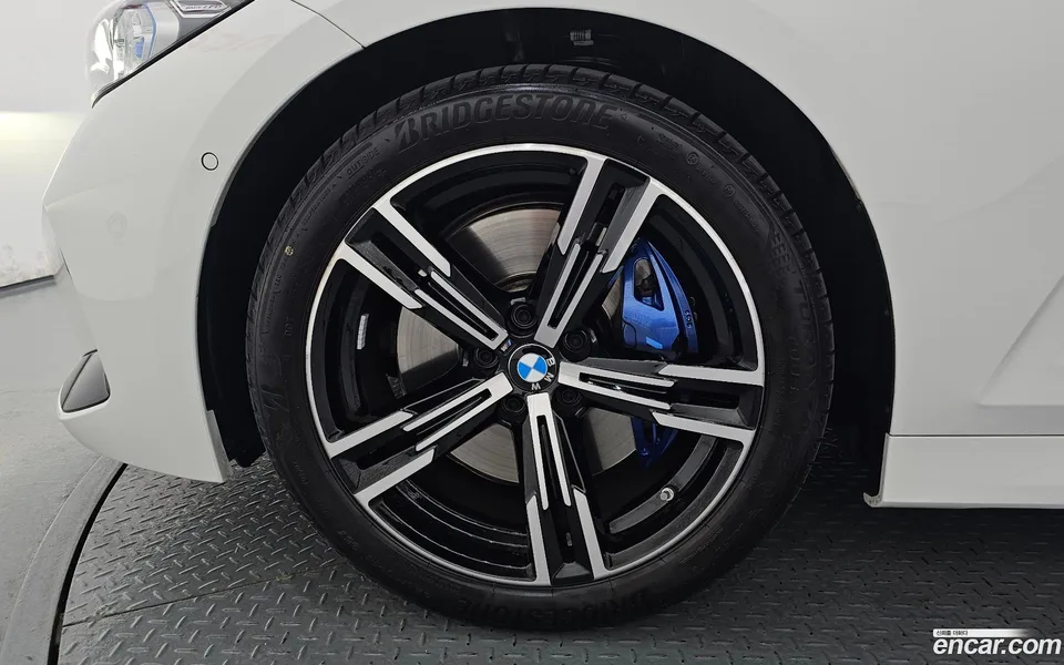 BMW 3 Series 320i M 2025 — thumbnail 5