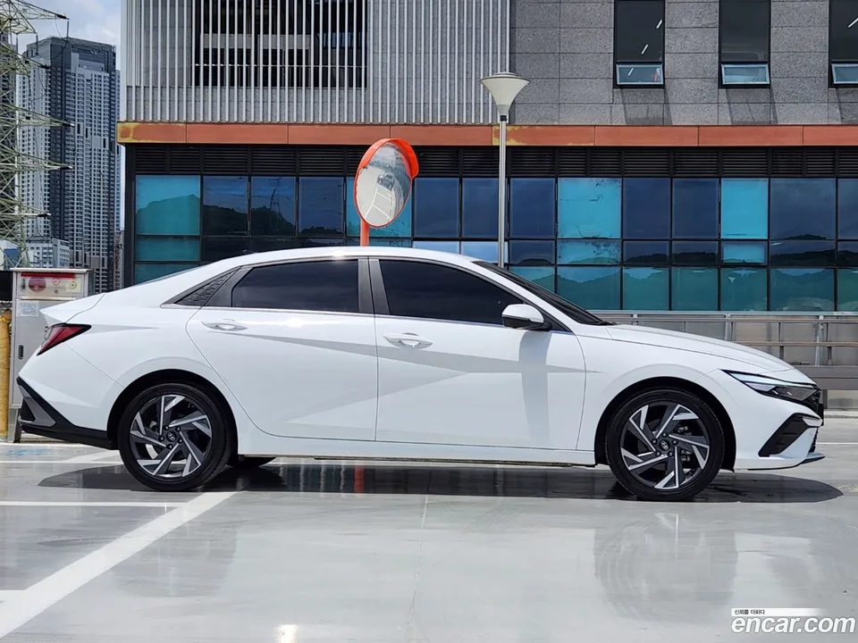 Hyundai Avante CN7 1.6 2023 — thumbnail 3