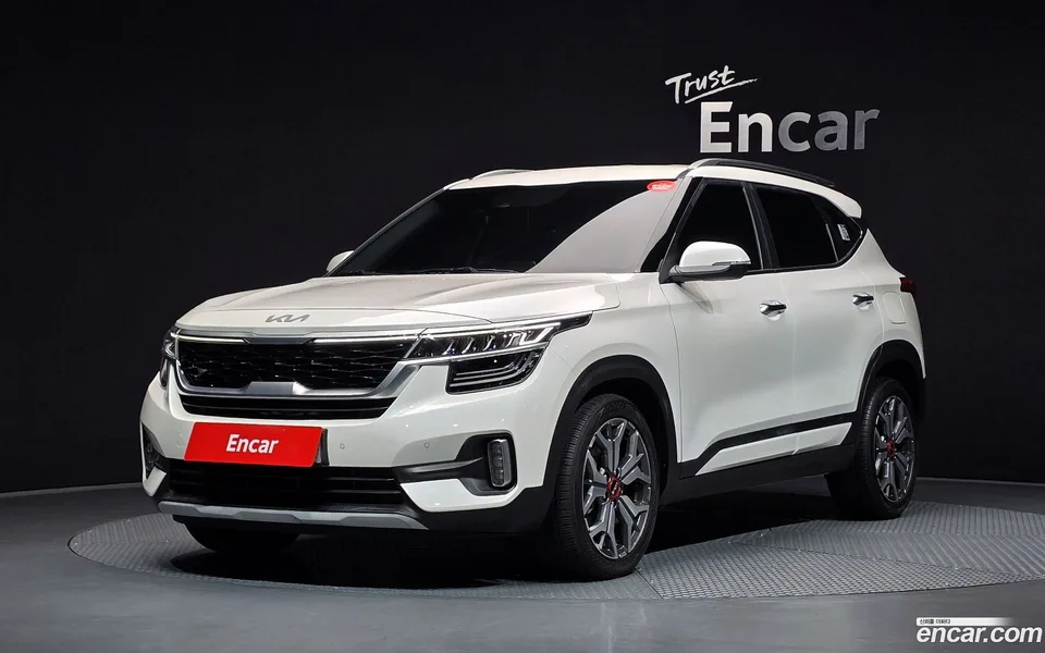 Kia Seltos 1.6 2WD 2022 — photo 1, buy with delivery to Moscow