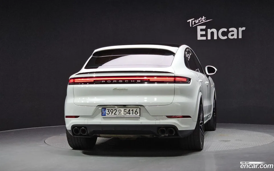 Porsche Cayenne 3.0 E- 2024 — thumbnail 4