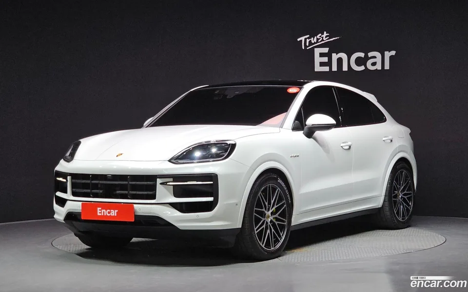 Porsche Cayenne 3.0 E- 2024 — photo 1, buy with delivery to Moscow