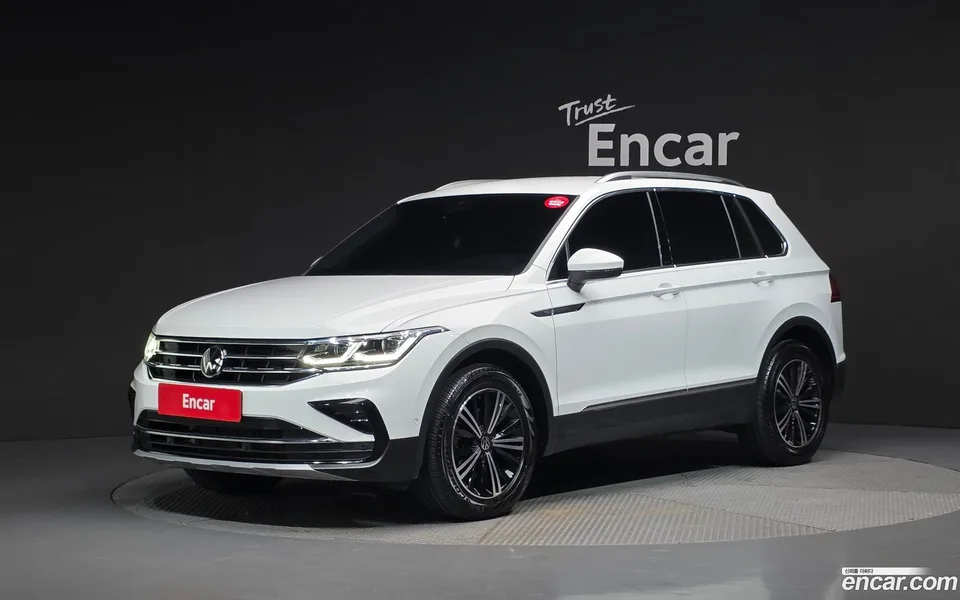Volkswagen Tiguan 2.0 TDI 2022 — photo 1, buy with delivery to Moscow