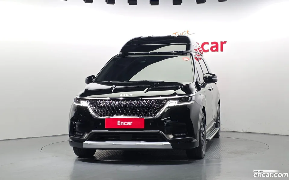 Kia Carnival 7 2023 — thumbnail 3