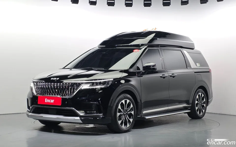 Kia Carnival 7 2023 — фото 1, купить с доставкой в Москву
