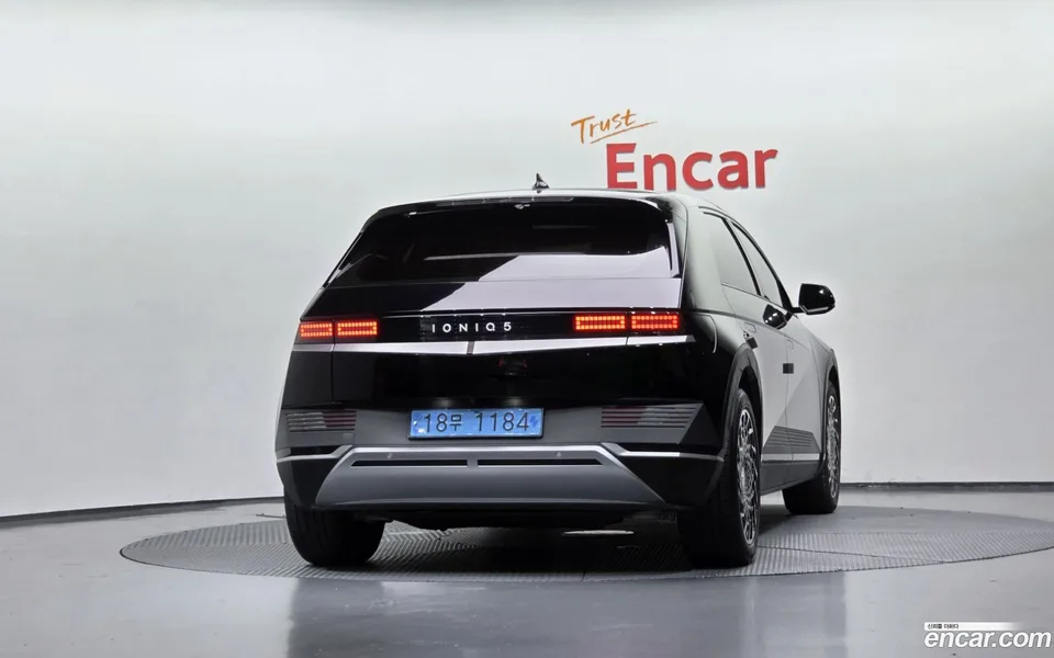 Hyundai Ioniq 5 2023 — thumbnail 4