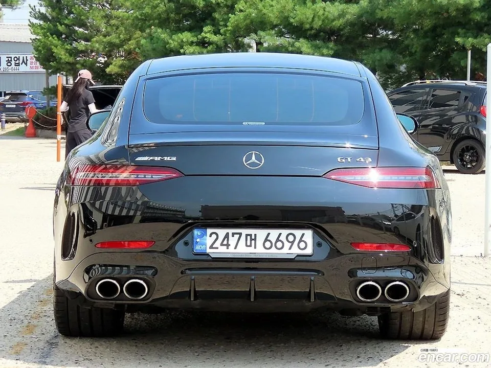 Mercedes-Benz AMG GT 4 43 4MATIC+ 2023 — thumbnail 4