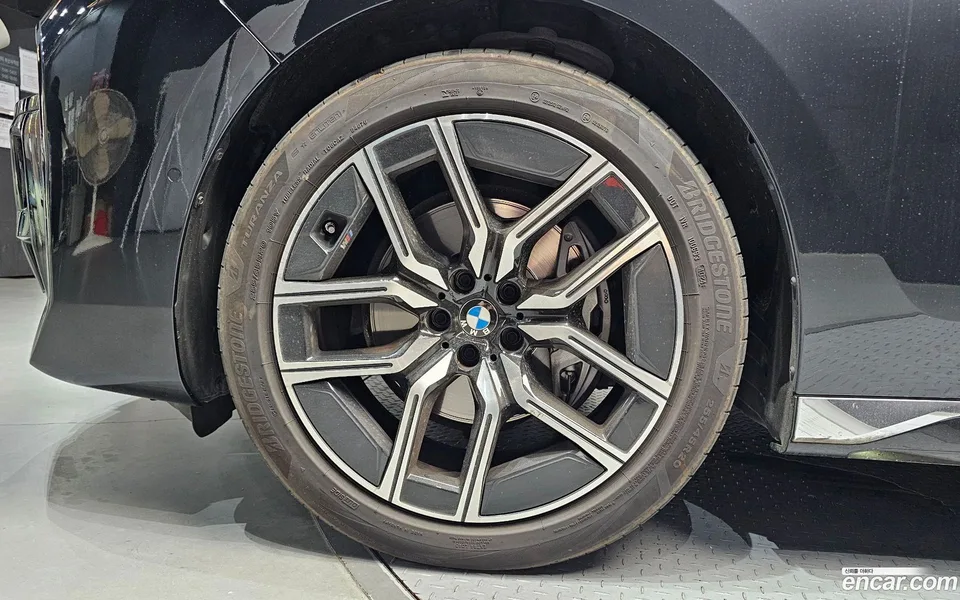 BMW 7 Series 740d xDrive M 2025 — thumbnail 5