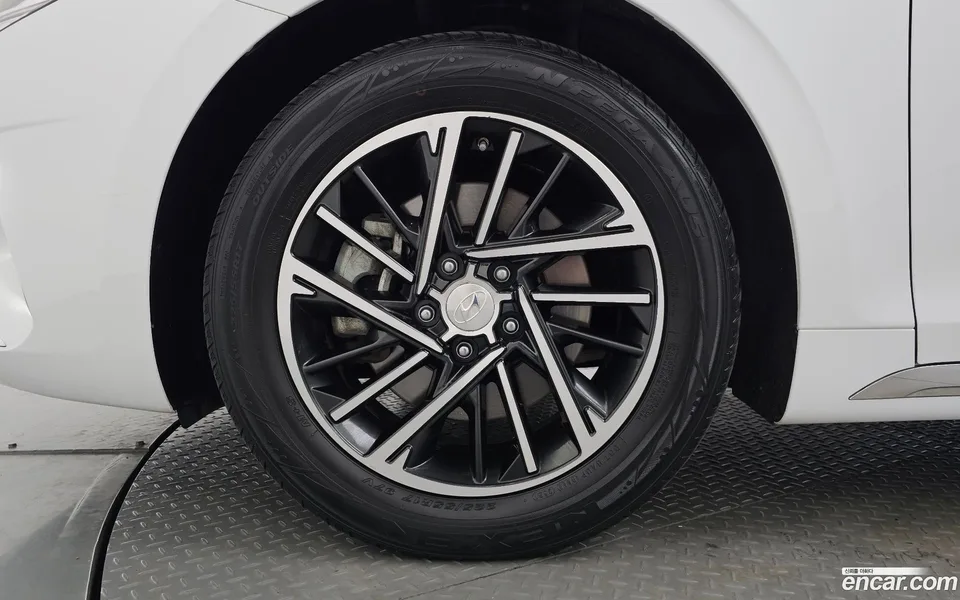 Hyundai Grandeur IG 3.0 LPi () 2022 — thumbnail 2