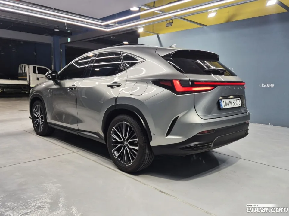 Lexus NX 350h 2024 — thumbnail 2