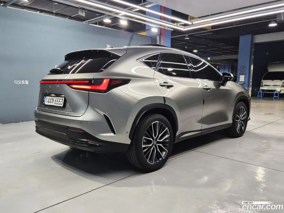 Lexus NX 350h 2024 — thumbnail 3