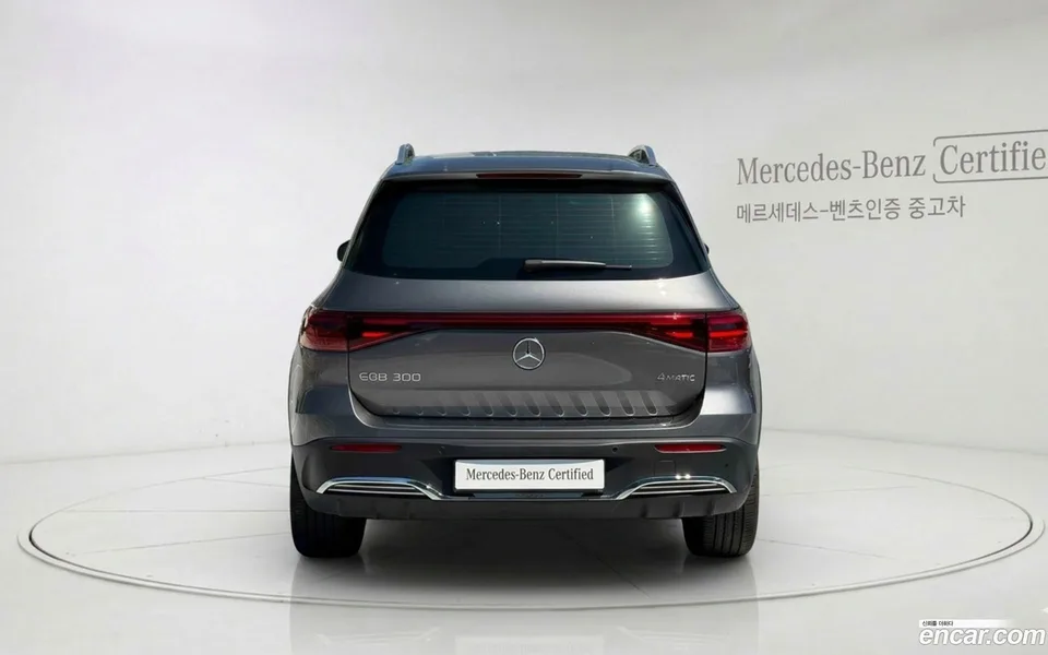 Mercedes-Benz EQB EQB300 4MATIC AMG 2025 — thumbnail 4