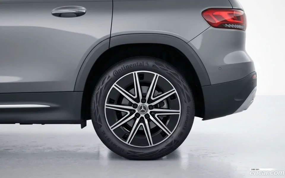 Mercedes-Benz EQB EQB300 4MATIC AMG 2025 — thumbnail 5