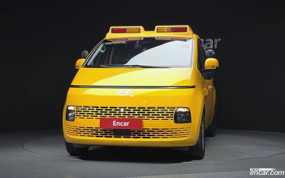 Hyundai Staria HEV 1.6 2024 — thumbnail 3