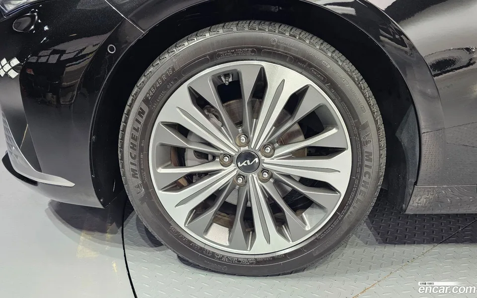 Kia K8 Hybrid 2023 — thumbnail 2