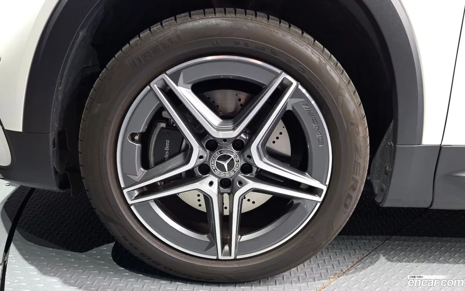 Mercedes-Benz GLB-Class GLB250 4MATIC 2024 — thumbnail 5