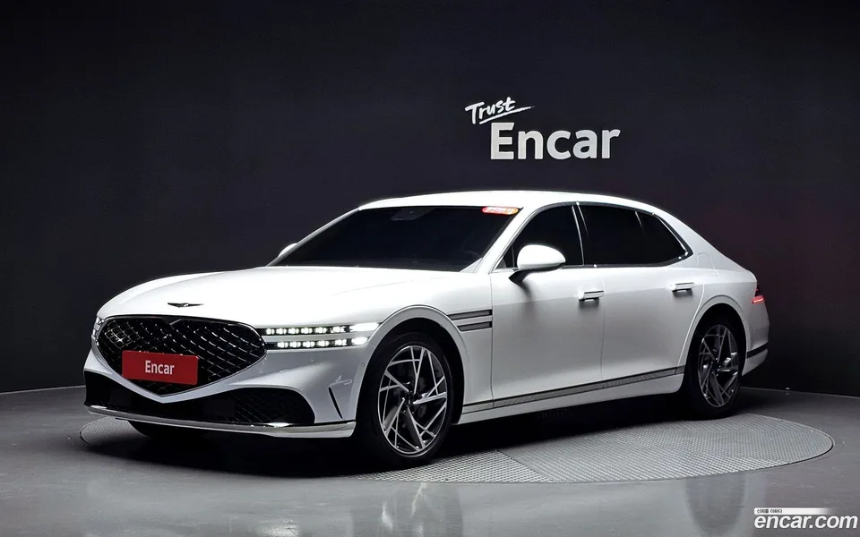 Genesis G90 3.5 AWD 2022 — photo 1, buy with delivery to Moscow