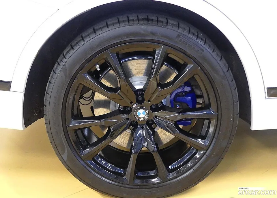 BMW X7 M60i xDrive M 6 2024 — thumbnail 2