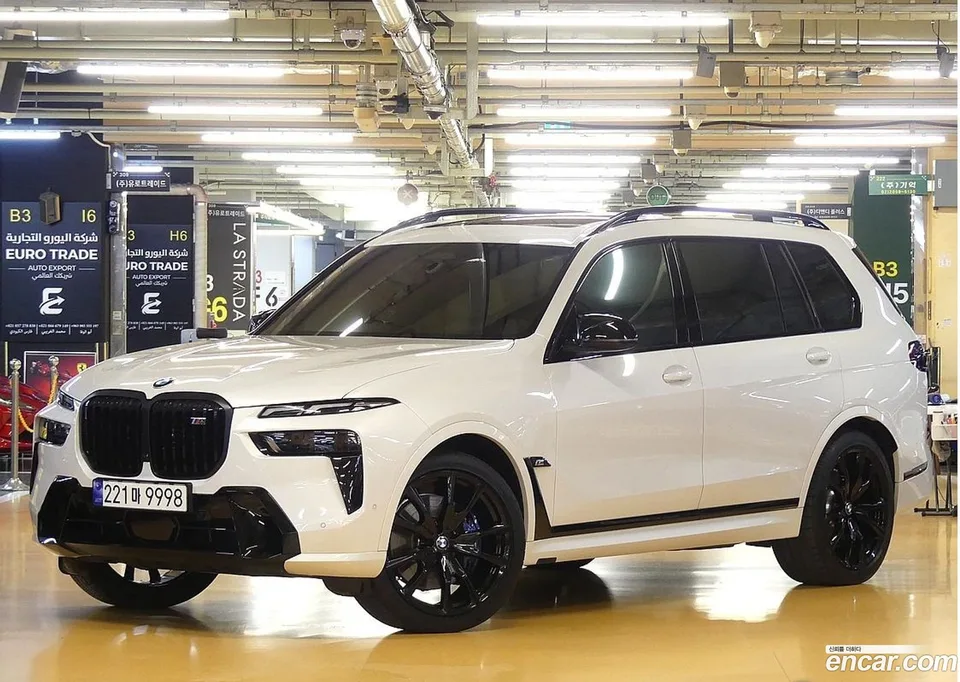 BMW X7 M60i xDrive M 6 2024 — photo 1, buy with delivery to Moscow